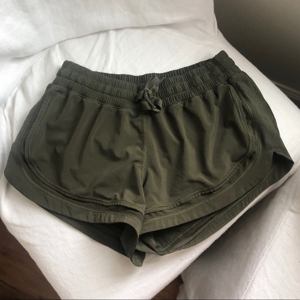 LULU SHORTS Army Green!!!!
